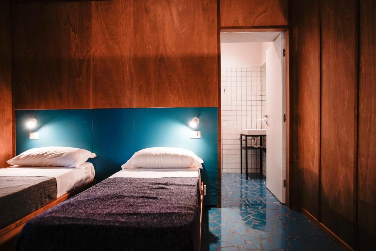 Deluxe Quadruple Room,1033984157:JPEG